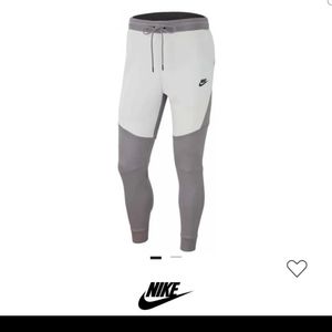 Nike Mens Sm Gray Tech Fleece Joggers